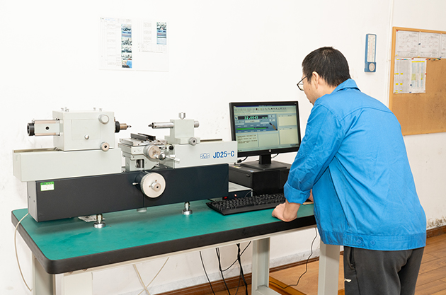 بررسی عملکرد