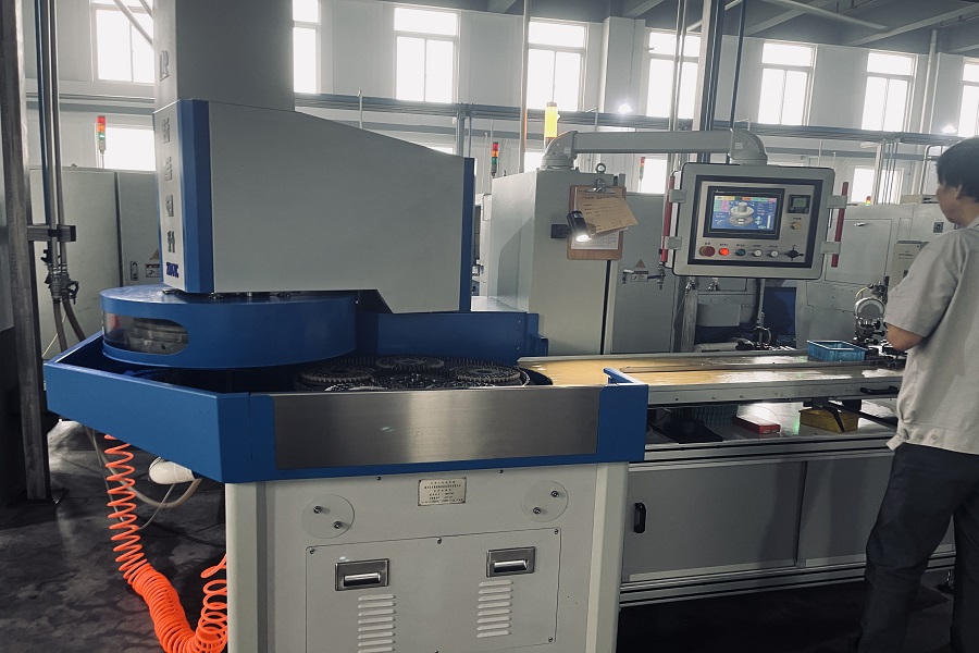 تجهیزات جدید FTM: ماشین سنگ زنی دو طرفه